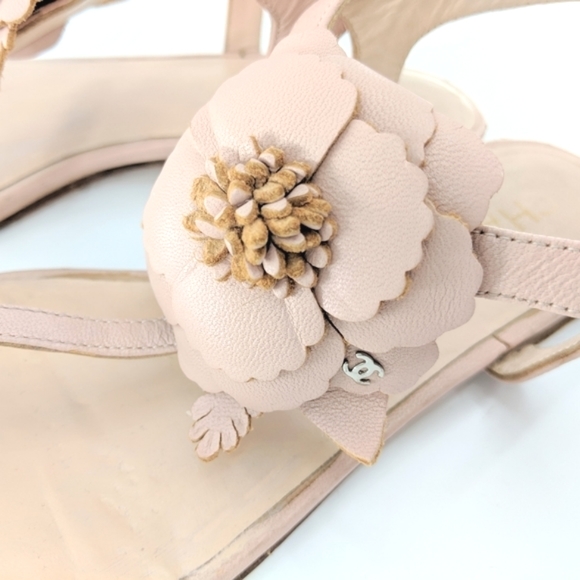 Chanel 'Camellia' Pink Leather T Strap Sandals - Picture 2 of 7